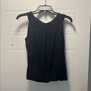 Max Edition Black Sleeveless Pleated Yoke Tank Top